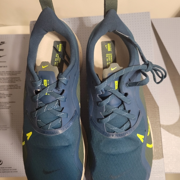 Men's Nike Air Zoom Pegasus 37 Shield - Picture 15 of 16